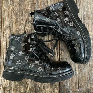 Dr. Martens like boots. Size 28